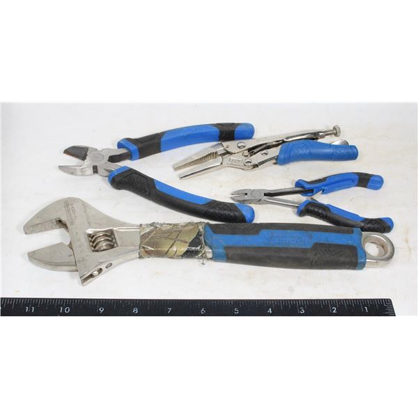 SET OF MASTERCRAFT TOOLS