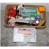 Image 1 : TOTE WITH ASSORTED PAINTING SUPPLIES / PAINTBRUSHES