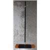 Image 1 : LARGE PUSH BROOM