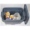 Image 1 : RUBBERMAID ROUGHNECK TOTE WITH LIGHTBULBS