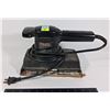 Image 2 : BLACK & DECKER FINISH SANDER 1/2 SHEET