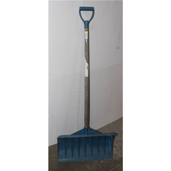 SNOW SHOVEL