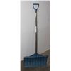 Image 1 : SNOW SHOVEL