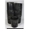 Image 1 : 20 PLANTER POTS