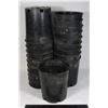 Image 1 : 20 PLANTER POTS