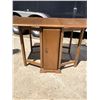 Image 14 : MID-CENTURY MODERN GATELEG DINING TABLE
