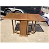 Image 15 : MID-CENTURY MODERN GATELEG DINING TABLE