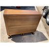 Image 25 : MID-CENTURY MODERN GATELEG DINING TABLE