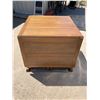 Image 27 : MID-CENTURY MODERN GATELEG DINING TABLE
