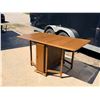 Image 9 : MID-CENTURY MODERN GATELEG DINING TABLE