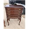 Image 2 : VINTAGE CHERRY QUEEN ANNE STYLE SILVERWARE/JEWELRY CHEST
