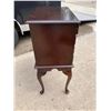 Image 6 : VINTAGE CHERRY QUEEN ANNE STYLE SILVERWARE/JEWELRY CHEST
