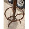 Image 4 : VINTAGE BENTWOOD COAT AND HAT RACK STAND