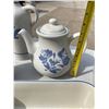 Image 18 : PFALTZGRAFF YORKTOWNE BLUE AND WHITE STONEWARE DISHES