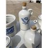 Image 4 : PFALTZGRAFF YORKTOWNE BLUE AND WHITE STONEWARE DISHES