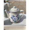 Image 9 : PFALTZGRAFF YORKTOWNE BLUE AND WHITE STONEWARE DISHES