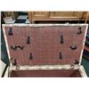 Image 6 : VINTAGE STORAGE CHEST