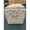 Image 8 : VINTAGE STORAGE CHEST