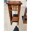 Image 9 : STAND AND BOOKSHELF