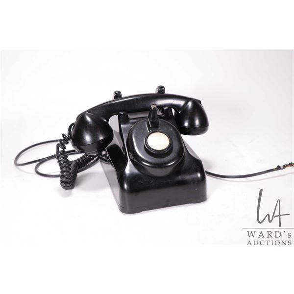 Antique :eich #901C Bakelite phone with hand set