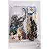 Image 1 : Tray lot of vintage and collectible jewellery including boxed jewellery set, beaded necklaces, brooc