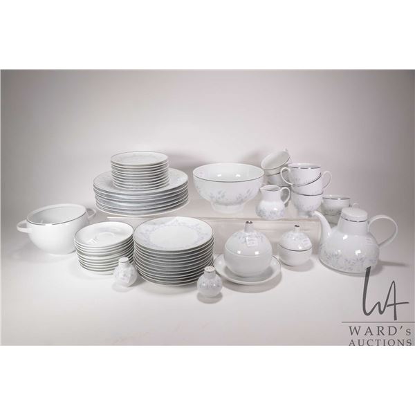 Rosenthal "Studio Linie" German china dinner ware including seven 10" plates, twelve 7 1/2" plates, 