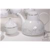 Image 2 : Rosenthal "Studio Linie" German china dinner ware including seven 10" plates, twelve 7 1/2" plates, 