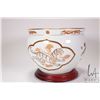 Image 4 : Franklin Porcelain Japanese Okura "Jardinere of the White Dragon" by Peter Barrett, with 24kt gold d