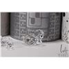 Image 5 : Four Swarovski Crystal figures including set of three chicks 014824, Bunny rabbit 7678, Set of baby 