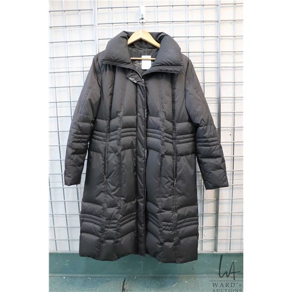 Baroni Snowflake long puffer coat with detachable hood trim, appears like new and sized L