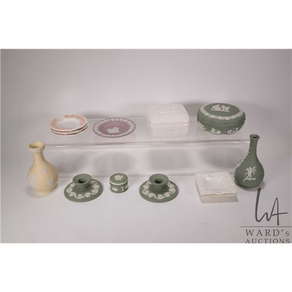 Tray lot of vintage Wedgwood collectibles including Queensware trinket box and matching ashtrays, th