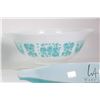 Image 4 : Vintage Pyrex blue and white graduated "Amish Butterprint" circa 1950 and a Titania noodle maker
