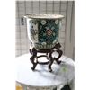Image 2 : Chinese famille noire jardinere with garden scene 12" in diameter and includes wooden plinth