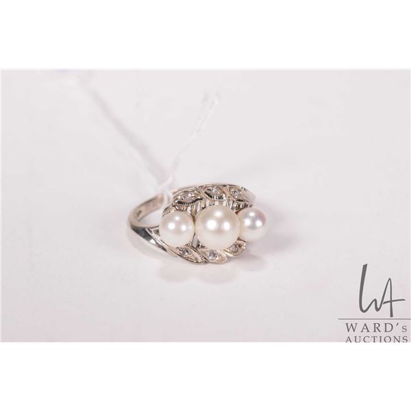 10kt white gold, genuine pearl and diamond accent ring, size 6