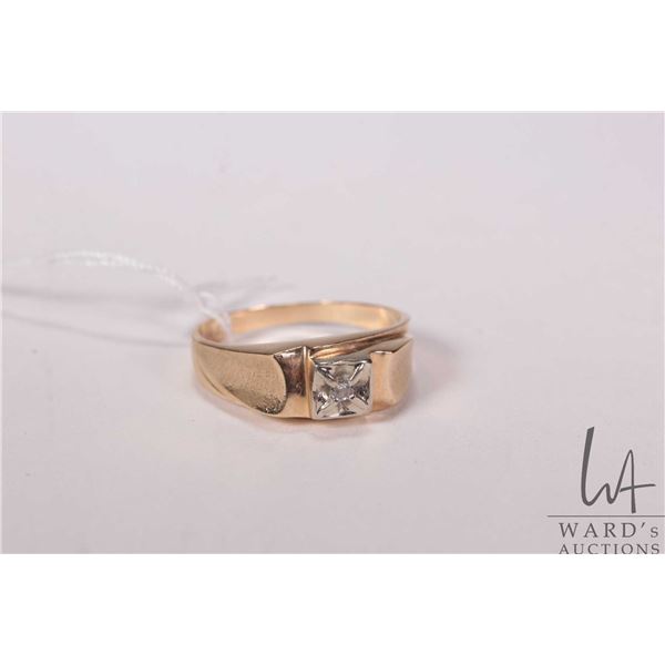10kt yellow and white gold band set with small diamond, size 8.75