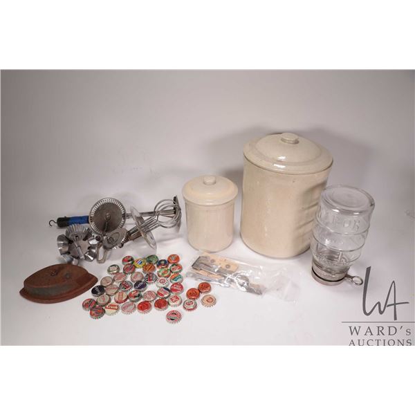 Tray lot of collectibles including Medalta Pottery 1 quart lidded crock, an unmarked 1 gallon lidded