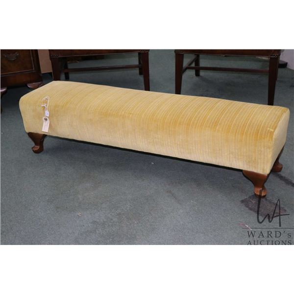 Mid 20th century fireside bench with cabriole supports, 11" H X 46" W X 14" D