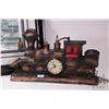 Image 5 : Vintage United Clock Corp locomotive electric mantle clock, working at time of cataloguing, needs mi