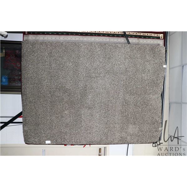 Modern mottled shag carpet 60" X 84"