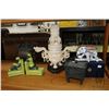 Image 1 : Selection of modern Asian collectible including set of chalkware style bookends, resin incense burne