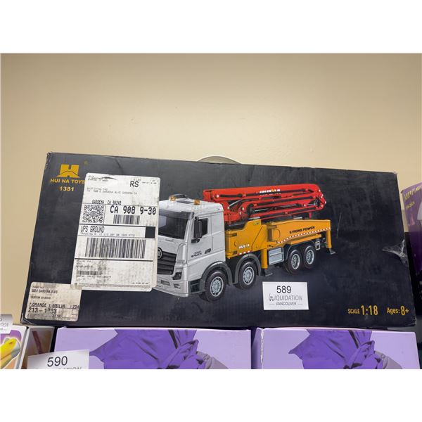 Hui Na Toys 1381 RC Concrete Pump Truck — 1:18 Scale |  New in Box