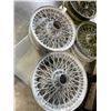 Image 2 : 4 VINTAGE VEHICLE RIMS