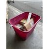 Image 1 : TOTE OF ASSORTED TOOLS AND SANDER