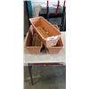 Image 3 : 6 PLASTIC PLANTER POTS