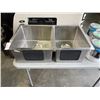 Image 5 : STAINLESS DOUBLE SQAURE BOWL SINK, UNDER OR DROP IN, AND 3 JUGS OF PAINT