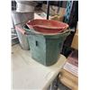 Image 5 : LOT OF BUCKETS, METAL TRAYS AND CLAMPS