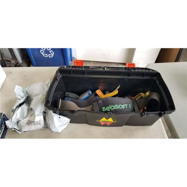TOOLBOX WITH CONTENTS