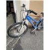 Image 2 : BLUE SCHWINN BIKE