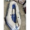 Image 1 : INTEX SEAHAWK II INFLATABLE RAFT, WITH OARS
