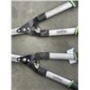 Image 3 : 2 PAIRS OF GARDEN PRUNERS